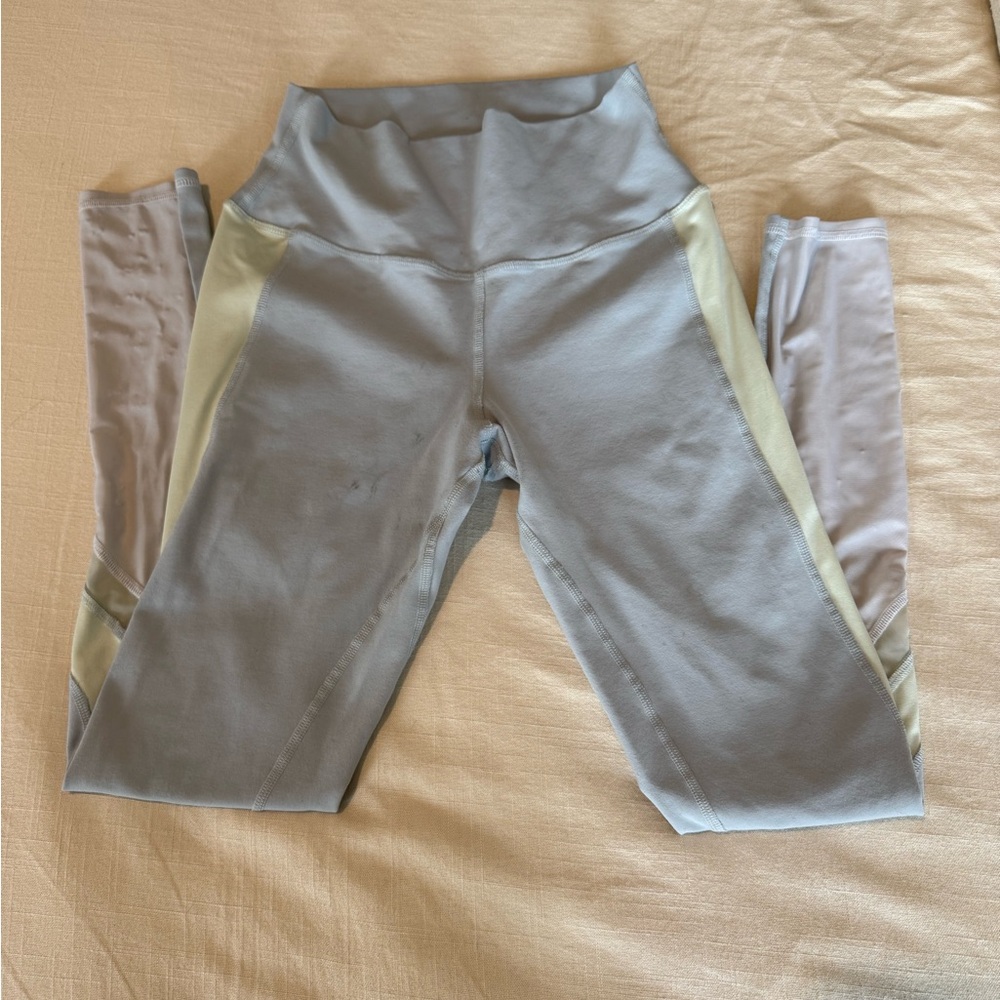 ALO Yoga high waisted Leggings in Gray and light green full length with mesh S